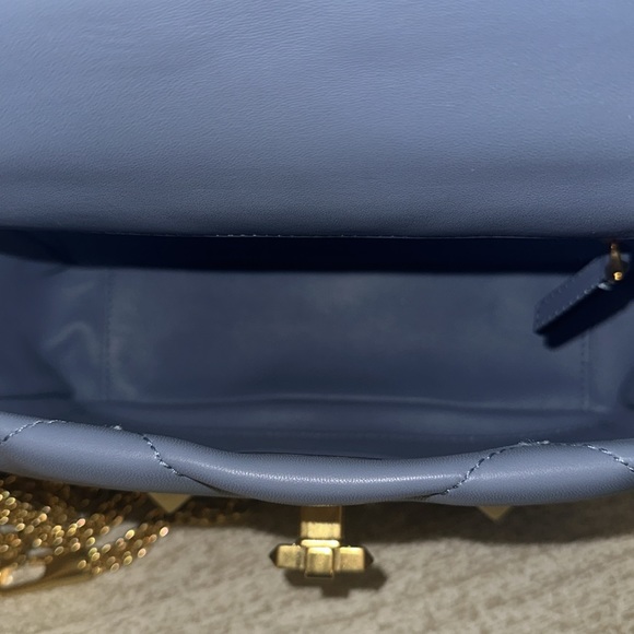 Valentino Medium Roman Stud Bag - Picture 5 of 7